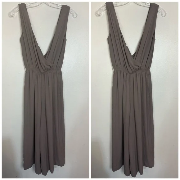 Aritzia Babaton Maximillian Wide Leg V-Neck Culotte Jumpsuit in Taupe - Picture 4 of 12